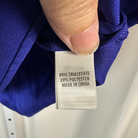 St. John‎ Liquid Satin Sleeveless Shell Tank Blue S Quiet Luxury Minimalist Chic - Picture 6 of 9